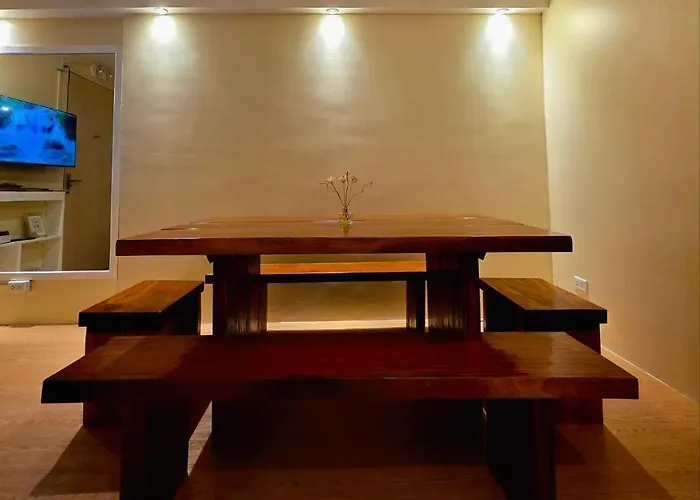 Urban Oasis For 7 With 200 Mbps & Netflix 4*