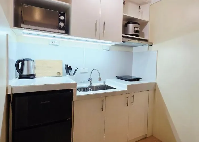 Urban Oasis For 7 With 200 Mbps & Netflix Apartahotel
