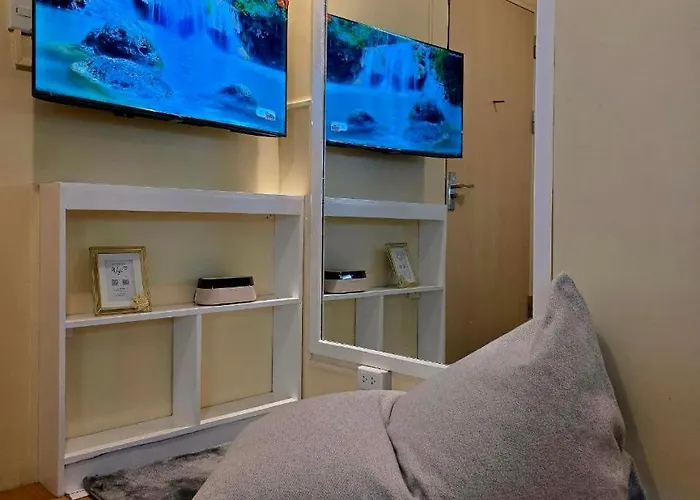 Urban Oasis For 7 With 200 Mbps & Netflix